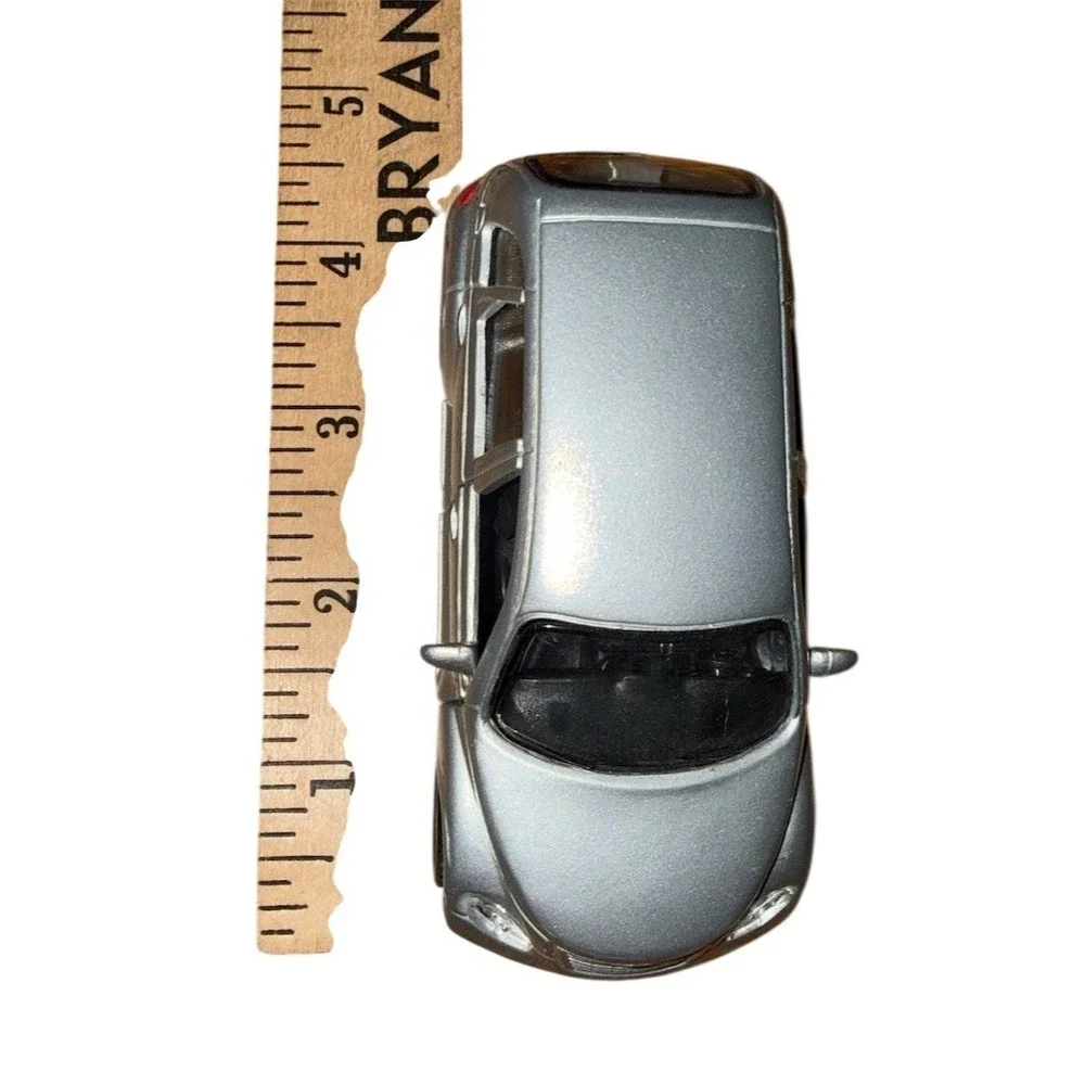 Maisto Chrysler GT Cruiser‎ Diecast Model Car Silver 1:39 Opening Doors